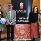 Sonia San Martín, Carlos Larrinaga, Paula Rodríguez y Nadia Jiménez en las instalaciones de la Universidad de Burgos. (EL MUNDO)