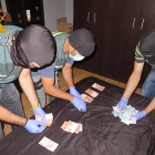 Dinero intervenido por los agentes en la operación contra el tráfico de drogas. - GUARDIA CIVIL