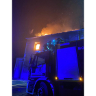 Las llamas destruyen una vivienda en Berlanga del Bierzo en León.- ICAL