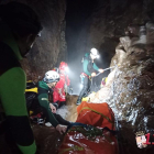 Rescate de un espeleólogo que sufrió una caída en la cueva de Valporquero.- 112 CYL
