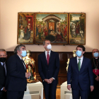 Su majestad el Rey de España, junto al presidente de la Junta, Alfonso Fernández Mañueco, visitan la exposición 'LUX' de las Edades del Hombre en la catedral de Burgos. - ICAL