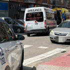 Imagen de la intervención sanitaria por el escape de gas. POLICÍA LOCAL DE BURGOS