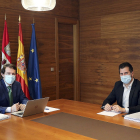 Alfonso Fernández Mañueco (izquierda) y Luis Tudanca (derecha) en su reunión de ayer. ICAL