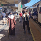 Santa Teresa y su carretero esperan a los viajeros en la estación. - AYUNTAMIENTO