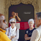 Un grupo de turistas durante una visita en Valladolid al Museo Nacional de Escultura. ICAL