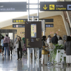 Usuarios del aeropuerto de León en una imagen de archivo. -E. M.
