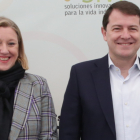 Isabel Blanco junto a Alfonso Fernández Mañueco. ICAL