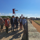 La secretaria de Estado de Turismo visita el puente del Paso Honroso de Hospital de Órbigo (León).- ICAL