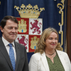 El presidente de la Junta de Castilla y León, Alfonso Fernández Mañueco, y la alcaldesa de Burgos, Cristina Ayala.- ICAL