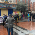 Concentración de pensionistas en la plaza de Fuente Dorada en Valladolid. | E. P.