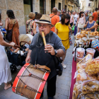 Más de 170 puestos de comercio y artesanía llenan las calles en esta jornada festiva - ICAL