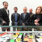 El vicepresidente de la Junta, Juan García-Gallardo, inaugura la exposición 'Pegatinas del Odio' en Burgos. ICAL