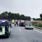 Accidente de tráfico entre una furgoneta y un turismo en la CL-605 a su paso por Anaya (Segovia), en el que dos personas fallecieron y tres resultaron heridas. - ICAL