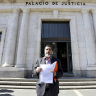 Manuel Mitadiel, el 1 de abril de 2019, al denunciar ante la Fiscalía de Valladolid los sobrecostes del HUBU. ICAL