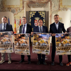 Los directores generales de Deportes, Enrique Sánchez-Guijo, y de Turismo, Ángel González, participan en la presentación del LXI Gran Premio de Velocidad de La Bañeza.- ICAL