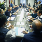 La Diputación de León acoge la reunión de la Mesa por el Futuro de la Provincia de León, convocada por los sindicatos UGT y CCOO. - ICAL