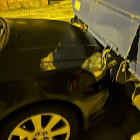 Se da a la fuga tras chocar contra varios vehículos estacionados en la calle Ebro (Burgos). -POLICÍA LOCAL BURGOS