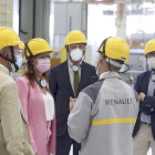El vicepresidente de la Junta, Francisco Igea, y la consejera de Empleo, Carlota Amigo, visitan las instalaciones de Renault en Valladolid