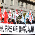Manifestación sindical contra el ERE de Unicaja, este jueves en Valladolid. ICAL.