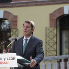 El presidente de la Junta de Castilla y León, Alfonso Fernández Mañueco, durante la rueda de prensa de este miércoles.- ICAL