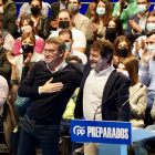 Imagen de archivo de Alberto Núñez Feijóo, y Alfonso Fernández Mañueco, en un acto de campaña. -ICAL