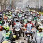Paseo de Zorrilla absolutamente abarrotado de motos en la procesión de banderas de enero de 2020. - J.M. LOSTAU
