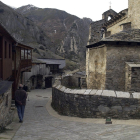 Peñalba de Santiago fue lugar de retiro para ascetas y ermitaños . Cada año atrae miles de visitantes. - L.P.