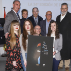 Los ganadores del cartel, junto a la directora del festival y autoridades. | ICAL