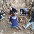 Aparecen los restos de dos personas en la fosa de Cospedal de Babia. - ICAL