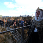 Visita teatralizada al Castillo de los Templarios a cargo de la compañía Conde Gatón, acompañados por la corporación municipal y diversas autoridades locales. César Sánchez/ Ical