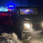 Rescatadas dos personas atrapadas con su vehículo en la nieve en el puerto de Foncebadón (León).- GUARDIA CIVIL