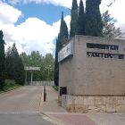 Entrada del hospital Santos Reyes de Aranda de Duero. ECB