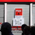 Nota de despedida en homenaje a Alfredo Pérez Rubalcaba en la caseta electoral del PSOE. -ICAL