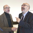 El consejero de Cultura, Javier Ortega, y el director de la Siglo, Juan González-Posada, en una imagen de archivo. / ICAL