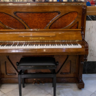 El recientemente restaurado piano Cussó de 1910 en el Casino Amistad Numancia de Soria. -ICAL