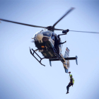 La Guardia Civil rescata a dos montañeros en el Pico Pan de Azúcar de la Sierra de Gredos.