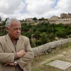 El consejero de Cultura, Turismo y Deporte, Gonzalo Santonja, visita la muralla de Ledesma