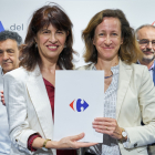 Ana Redondo, ministra de Igualdad y Elodie Perthuisot, CEO Carrefour España en la firma del I Plan de Igualdad con FETICO, CCOO, UGT y Valorian