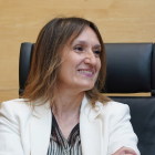 La consejera de Educación, Rocío Lucas, informa a las Cortes sobre el grado de cumplimiento de los objetivos de su departamento para la legislatura.