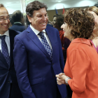 El consejero de Economía y Hacienda, Carlos Fernández Carriedo, junto a la vicepresidenta primera del Gobierno y ministra de Hacienda, María Jesús Montero