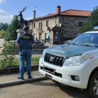 Agentes del SEPRONA en Villardeciervos (Zamora)