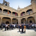 La Corporación municipal de Ciudad Rodrigo rinde honores a la figura de Manuel Delgado Sánchez-Arjona, primer alcalde de la democracia en Ciudad Rodrigo, recientemente fallecido.