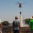 Trabajos de extinción del incendio en Campillo de Azaba