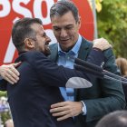 El secretario general del partido y presidente del Gobierno, Pedro Sánchez junto al secretario general del PSCyL, Luis Tudanca