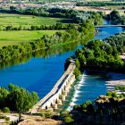 La Ruta de Vino de Toro nace con el objetivo de ofrecer experiencias que ‘dejen huella’. Es la alternativa perfecta para un fin de semana de turismo de interior, en una zona repleta de historia, patrimonio, cultura y gastronomía y con una enorme tradición vinícola de calidad.