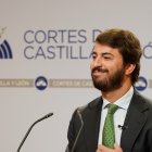 El portavoz de VOX en las Cortes, Juan García-Gallardo, en su comparecencia ante los medios