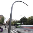 Poste para colocar cámaras de control de ZBE en Valladolid, en una imagen de archivo.