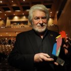 Cristóbal Gabarrón, artífice de las estatuillas para los Premios La Posada 2025