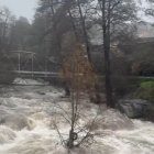 Imagen de la crecida del río Arenal a su paso por Arenas de San Pedro.