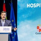 El presidente de la Junta de Castilla y León, Alfonso Fernández Mañueco, clausura el acto conmemorativo del 50 aniversario del Hospital General de Segovia